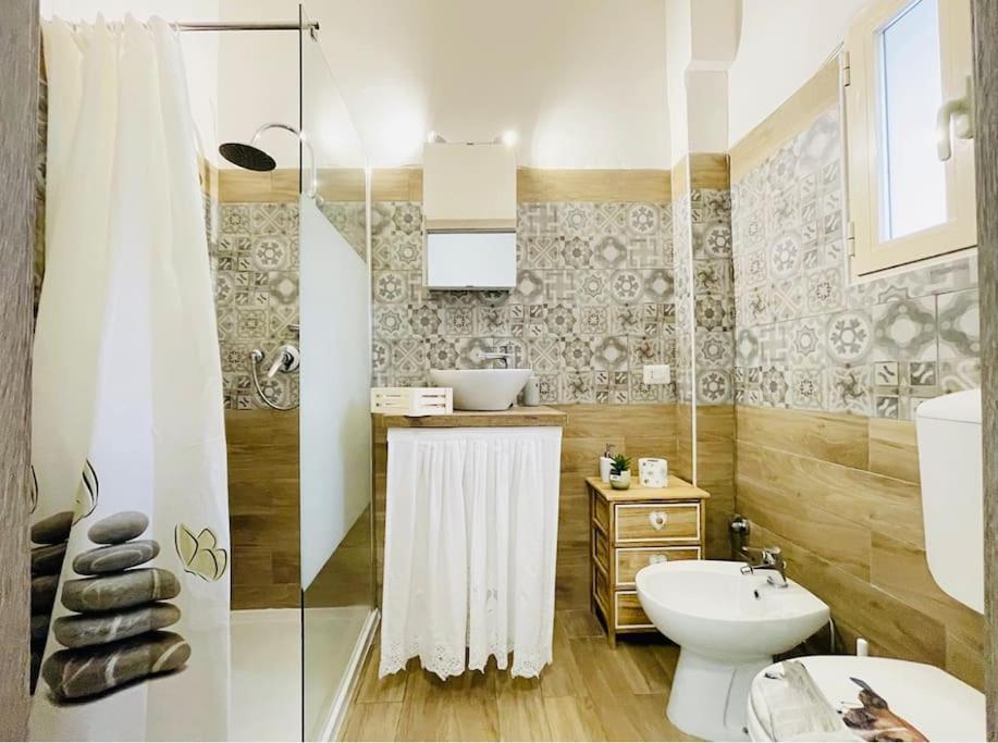 Porta Palazzo 15 Min - Suite Con Netflix & Wi-Fi Torino Eksteriør billede